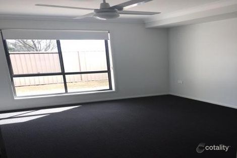 Property photo of 2/11 Northpoint Avenue Harlaxton QLD 4350