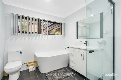 Property photo of 12 Selkirk Place Camden South NSW 2570