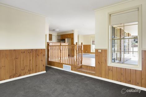 Property photo of 17 Gledhill Rise Kangaroo Flat VIC 3555