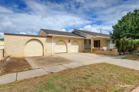 Property photo of 12 Mayfair Drive West Wodonga VIC 3690