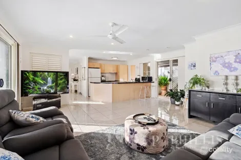 Property photo of 4/5 Chanell Close Coombabah QLD 4216