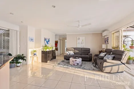 Property photo of 4/5 Chanell Close Coombabah QLD 4216