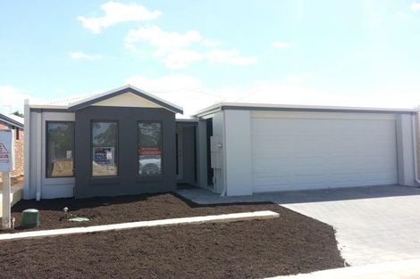 Property photo of 4 Coppin Place Australind WA 6233