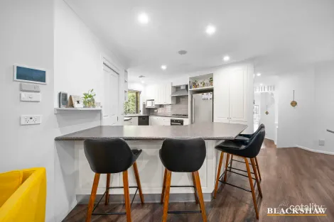 Property photo of 73 Morella Avenue Jerrabomberra NSW 2619