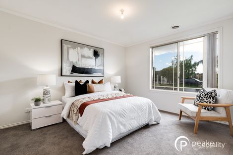 Property photo of 33 Sing Crescent Berwick VIC 3806