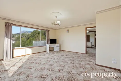Property photo of 15 Kinarra Crescent Chigwell TAS 7011