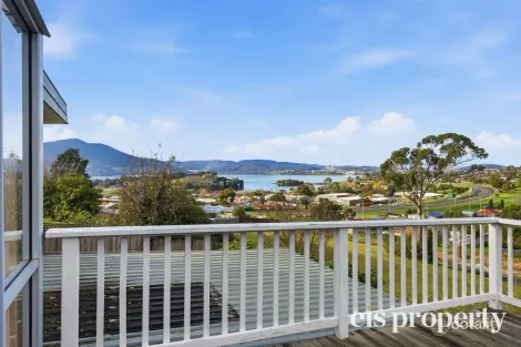 Property photo of 15 Kinarra Crescent Chigwell TAS 7011