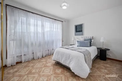 Property photo of 13 Bendigo Crescent Thomastown VIC 3074