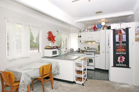 Property photo of 4 Shannon Parade Berkeley Vale NSW 2261