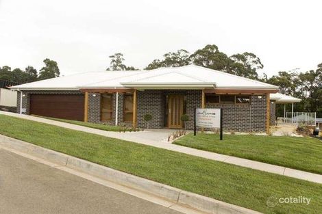 9 Waterside Dr, Drouin, VIC 3818