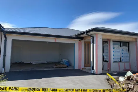 8 Ginnala Rd, Sunbury, VIC 3429