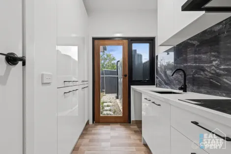 Property photo of 2/29 Oconnor Road Knoxfield VIC 3180