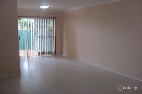 Property photo of 2/18 Hosking Crescent Glenfield NSW 2167