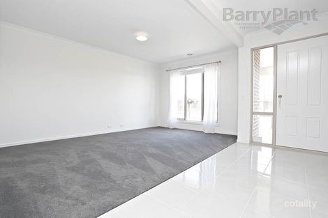 Property photo of 51 Lancefield Circuit Eynesbury VIC 3338