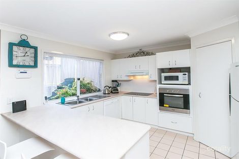 38 Cook St, Forest Lake, QLD 4078