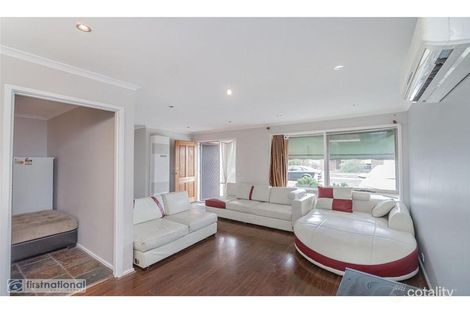 Property photo of 71 Ashleigh Crescent Meadow Heights VIC 3048