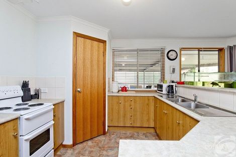 Property photo of 27 Saint James Drive Littlehampton SA 5250
