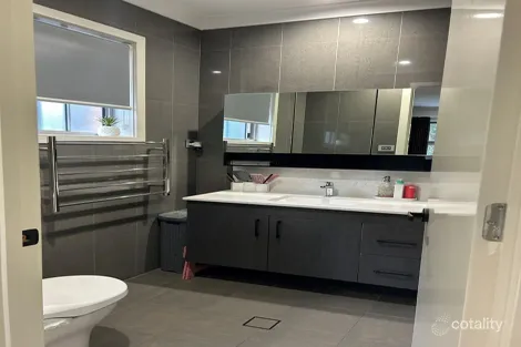 Property photo of 6 Weldon Street Oran Park NSW 2570