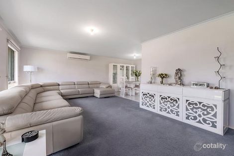 Property photo of 1 Pulford Crescent Mill Park VIC 3082