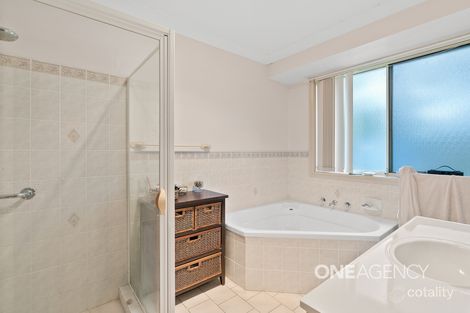 Property photo of 24 Tartarian Crescent Bomaderry NSW 2541