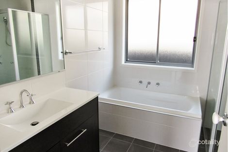 Property photo of 24 Melbourne Road Wadalba NSW 2259