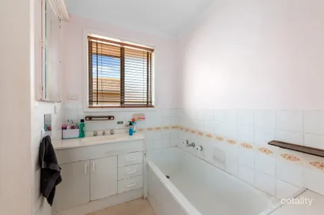 Property photo of 22 Jackson Avenue Sale VIC 3850