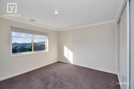 Property photo of 23 Cormorant Boulevard Kialla VIC 3631