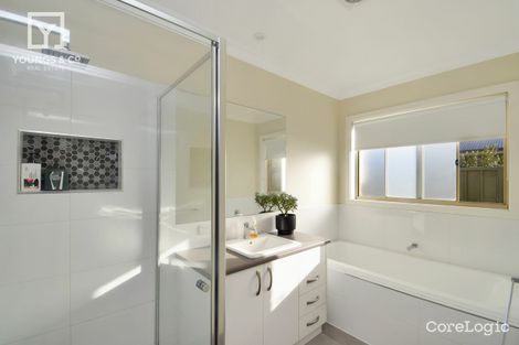 Property photo of 23 Cormorant Boulevard Kialla VIC 3631