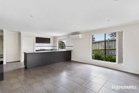 Property photo of 10 Devlin Place Cranbourne North VIC 3977