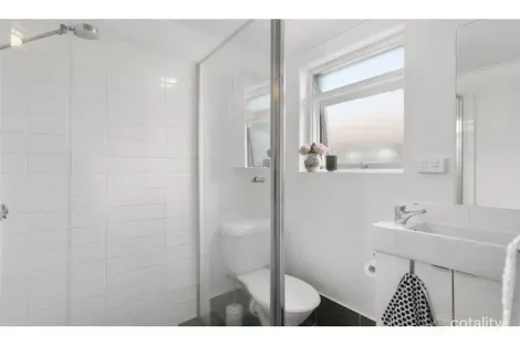 Property photo of 1/48 Magnolia Road Gardenvale VIC 3185