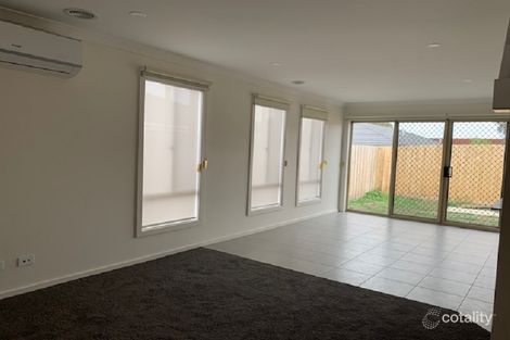 Property photo of 8 Wigan Court Officer VIC 3809