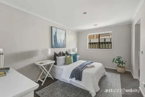 Property photo of 2 Rona Road Point Cook VIC 3030