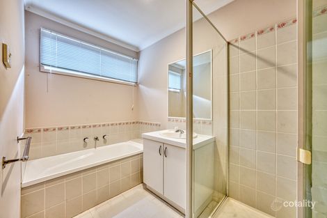 Property photo of 3 Daphne Way Cranbourne North VIC 3977