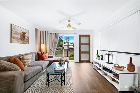 Property photo of 1/12 Cassandra Crescent Labrador QLD 4215