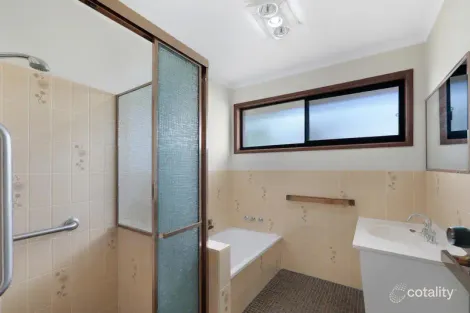 Property photo of 32 Hillview Parade Ashmore QLD 4214