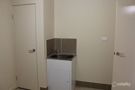 Property photo of 2/21 Rivergum Drive Emerald QLD 4720