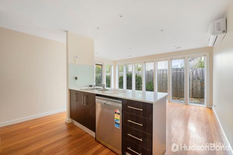 Property photo of 10/1 Nartanda Court Doncaster East VIC 3109