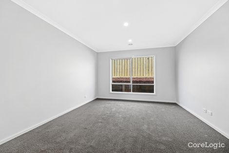 Property photo of 3 Wakeful Crescent Drouin VIC 3818