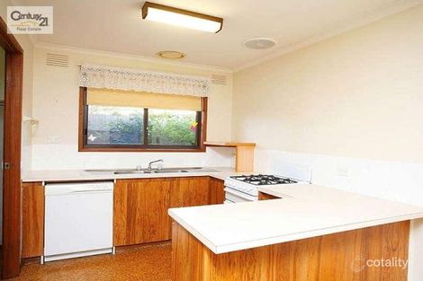 Property photo of 3 Swan Place Dingley Village VIC 3172