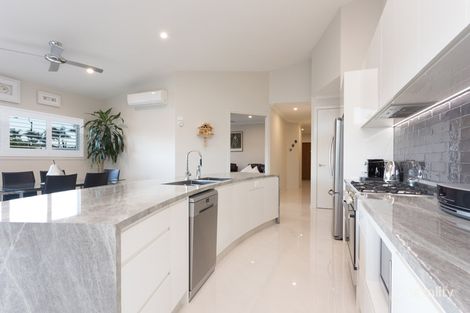 Property photo of 10 View Line Terrace Hope Island QLD 4212