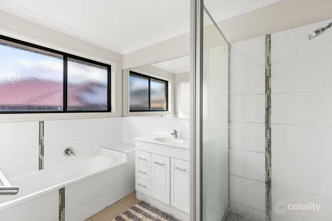 Property photo of 34 Willowburn Drive Rockville QLD 4350