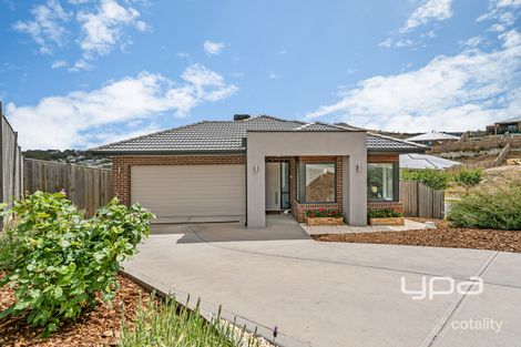 Property photo of 2 Amity Place Sunbury VIC 3429