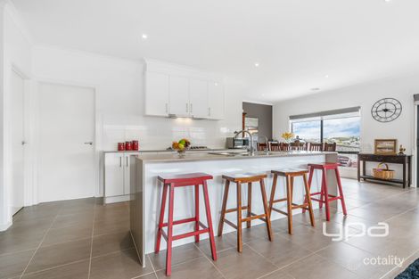 Property photo of 2 Amity Place Sunbury VIC 3429