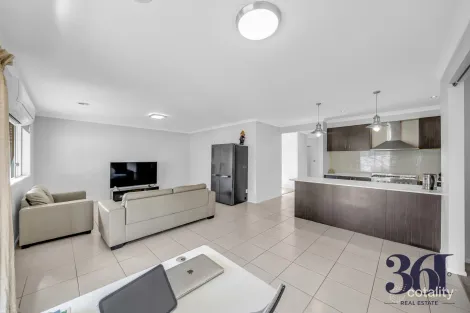Property photo of 45 City Vista Court Fraser Rise VIC 3336