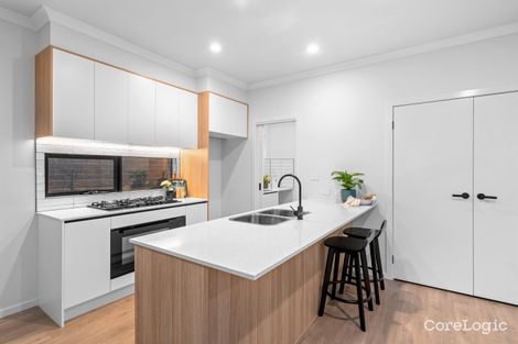 Property photo of 6 Woodpecker Pass Chirnside Park VIC 3116