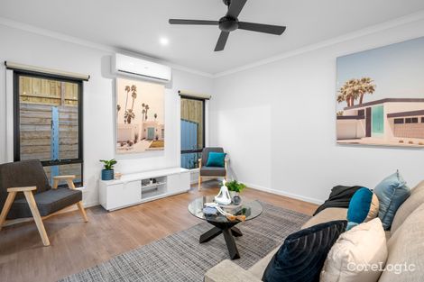 Property photo of 6 Woodpecker Pass Chirnside Park VIC 3116