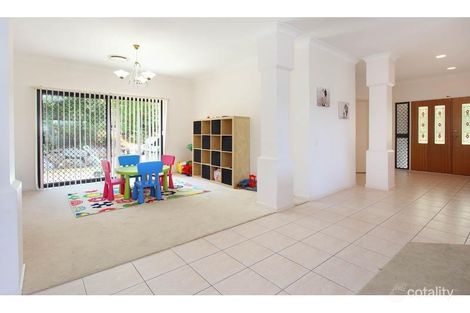 Property photo of 86 Boyd Terrace Brookfield QLD 4069