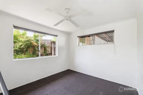 Property photo of 21 Whitian Drive Carrara QLD 4211