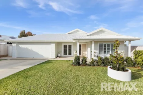 Property photo of 31 Turramia Crescent Gobbagombalin NSW 2650