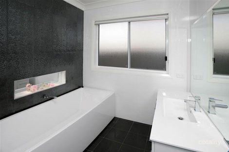 Property photo of 47 Strickland Drive Boorooma NSW 2650
